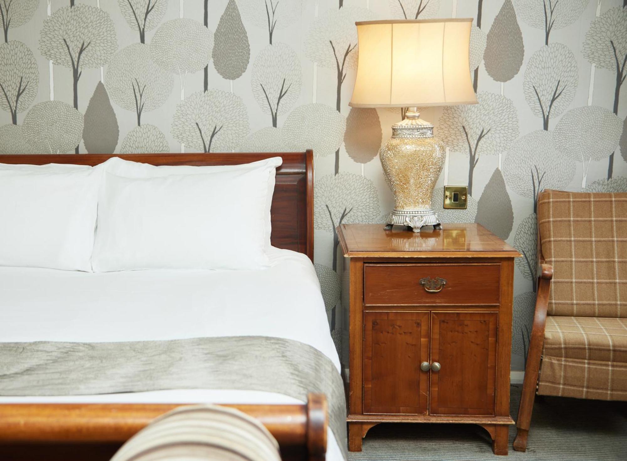 Cock Hotel By Greene King Inns Стоуни Стратфорд Экстерьер фото