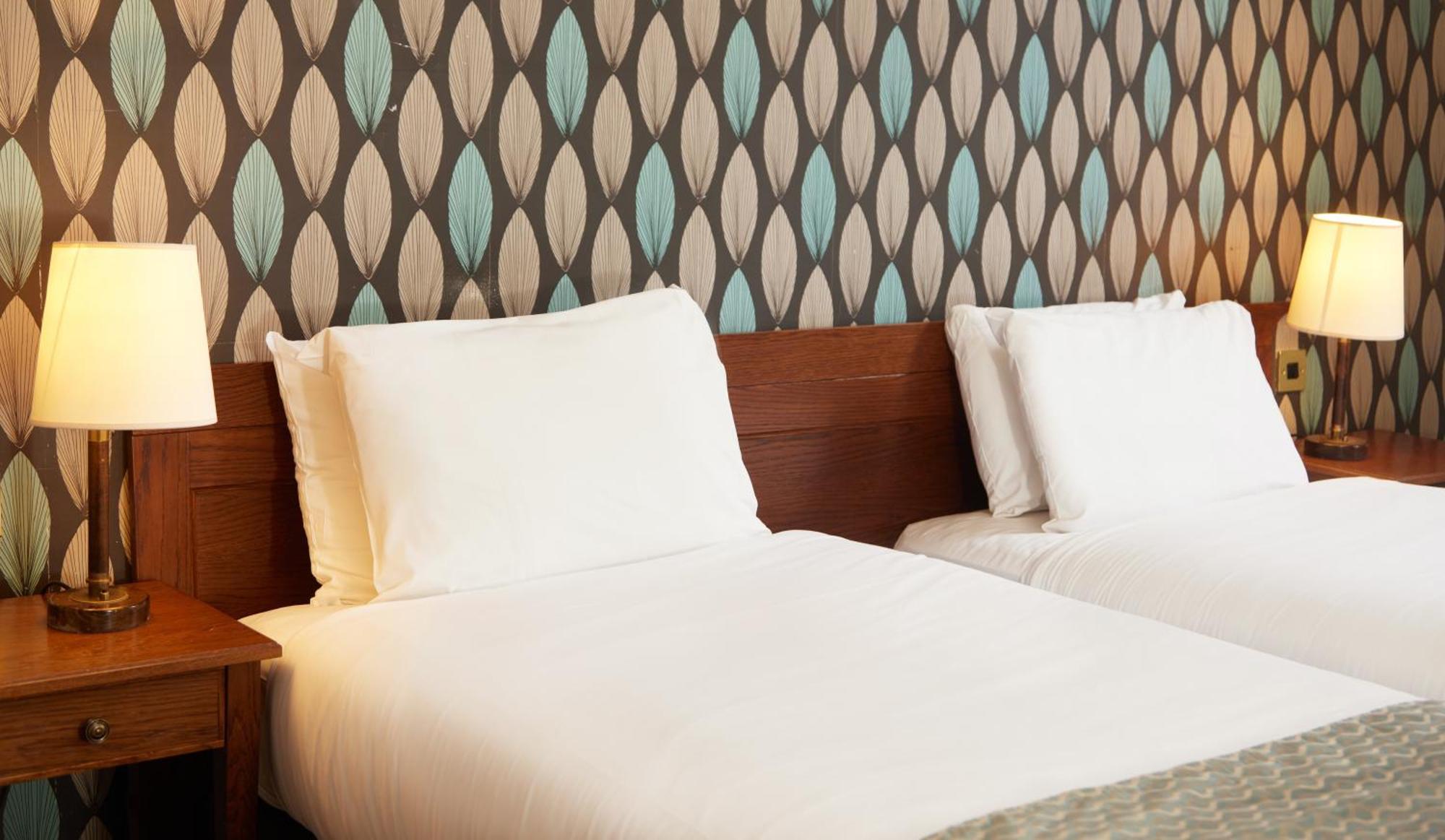 Cock Hotel By Greene King Inns Стоуни Стратфорд Экстерьер фото