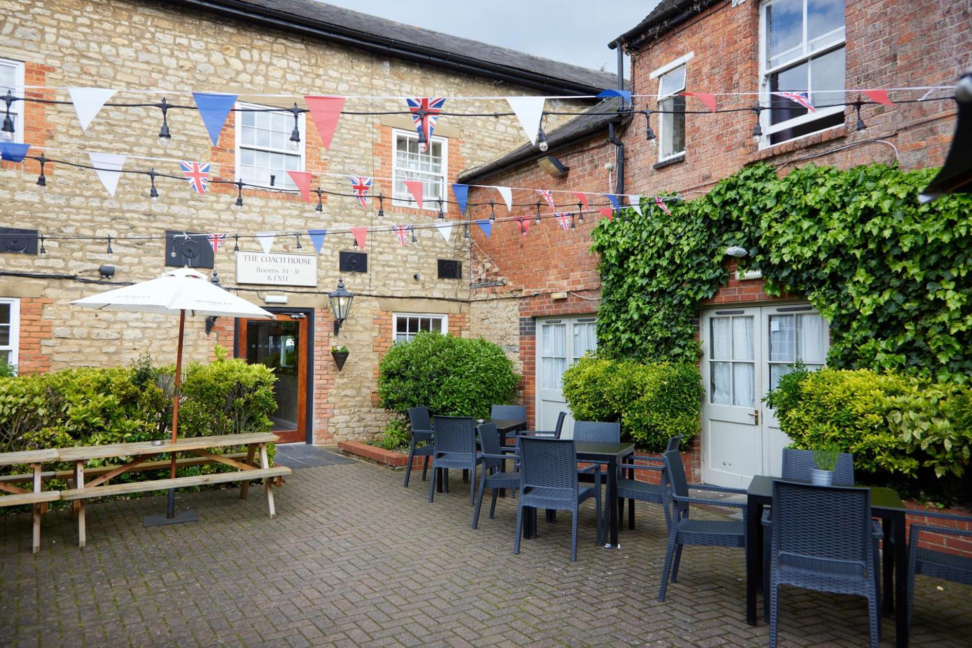 Cock Hotel By Greene King Inns Стоуни Стратфорд Экстерьер фото