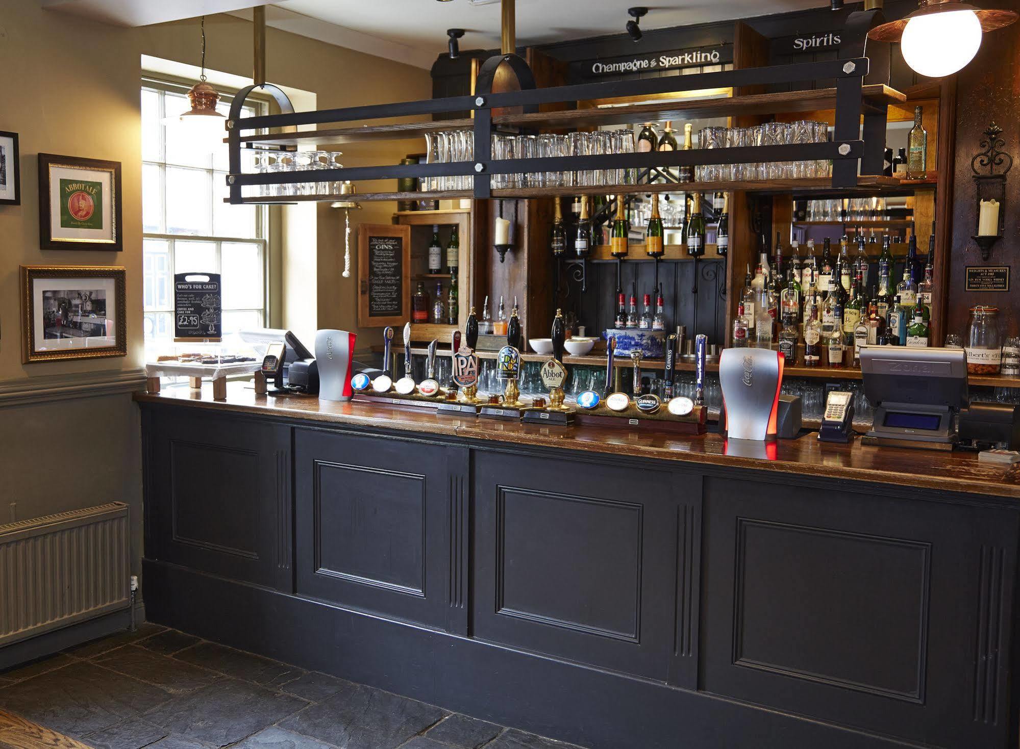 Cock Hotel By Greene King Inns Стоуни Стратфорд Экстерьер фото
