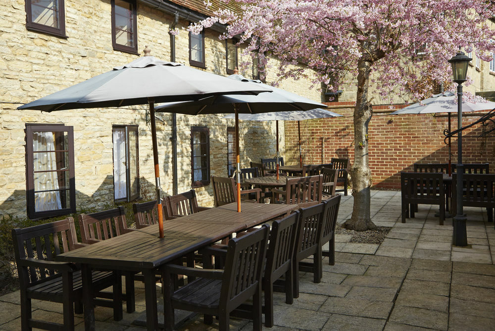 Cock Hotel By Greene King Inns Стоуни Стратфорд Экстерьер фото